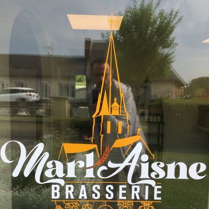 Vitrine de la Brasserie Marl'Aisne à Marle, Aisne